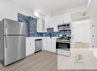 944 N Damen Ave, Chicago, IL 60622