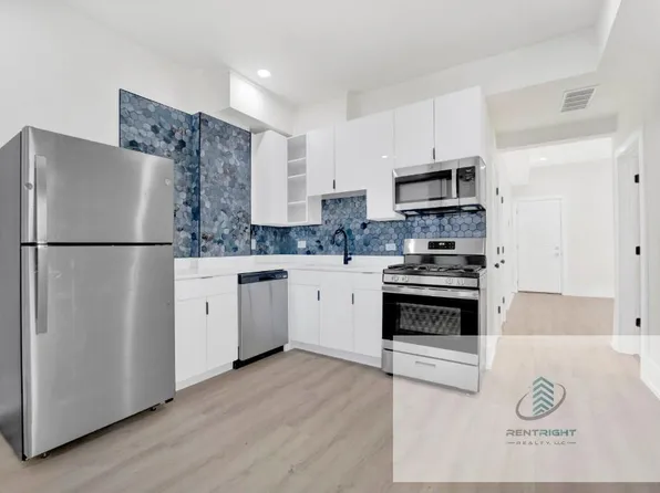 944 N Damen Ave #2F, Chicago, IL 60622