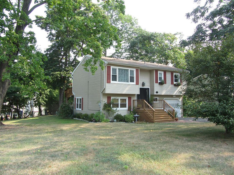 1st image of 34 Middletown Ave
