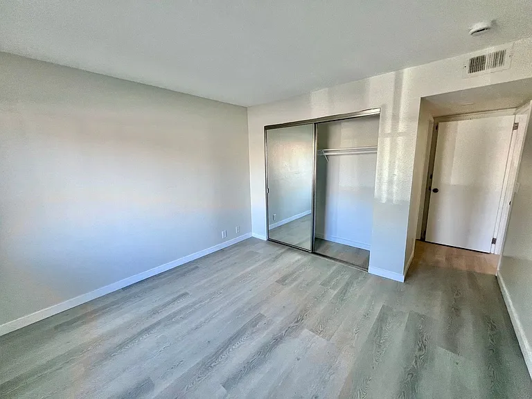 Foothill Apartments — Photo 12