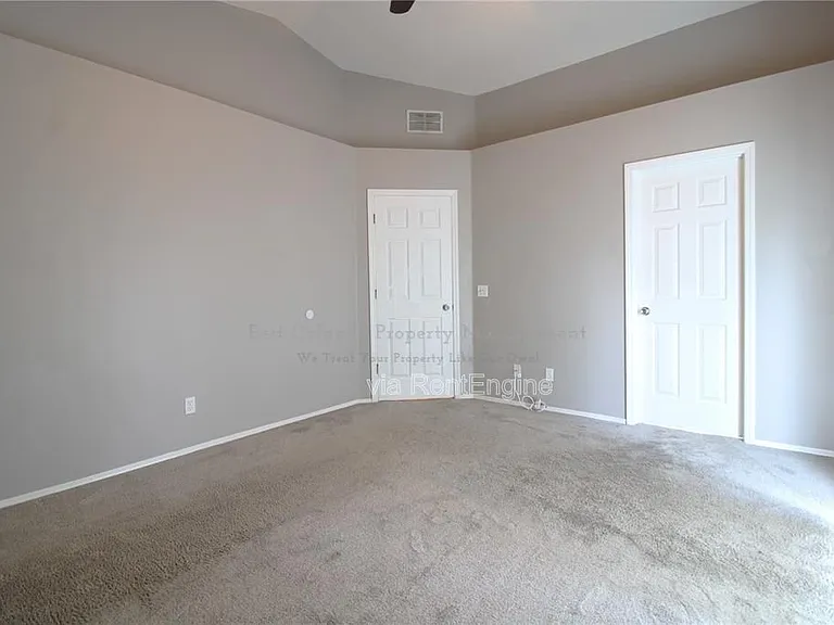 464 Briar Bay Cir — Photo 15
