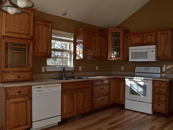 5th image of 368 Sherry Ln