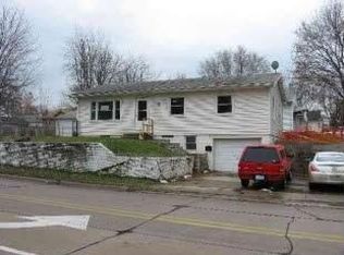 1803 Lincoln Rd, Bettendorf, IA 52722