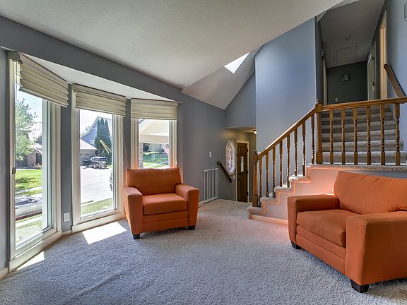 4th image of 4406 S 150th St