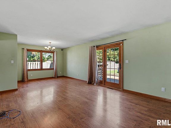 5th image of 2517 Columbus Cir