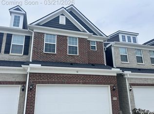 676 Peppermint Dr #47, Rochester, MI 48307
