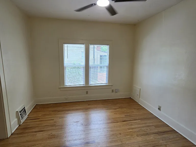 807 W Franklin St #807 — Photo 6