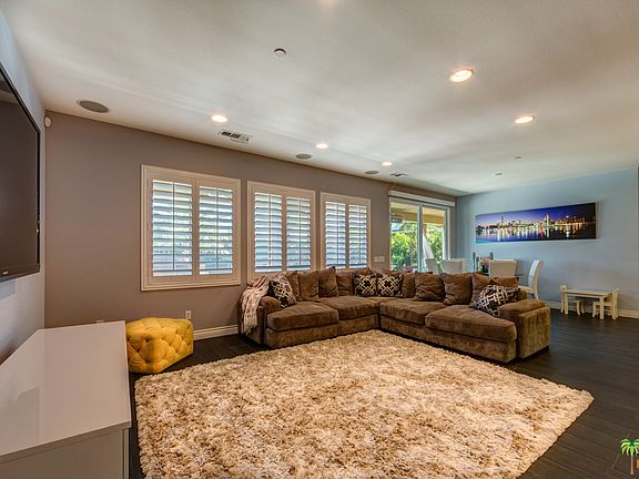 4th image of 74085 Kingston Ct W