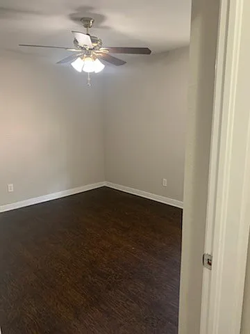 438 W Phillips Ct — Photo 15