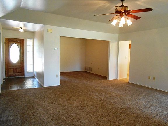 4th image of 200 Llano Oaks Cir