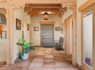 8 Estacada Ct, Santa Fe, NM 87508