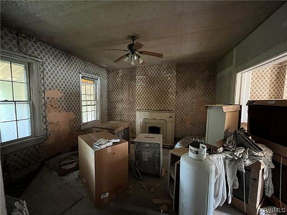 3rd image of 235 Grove Ave