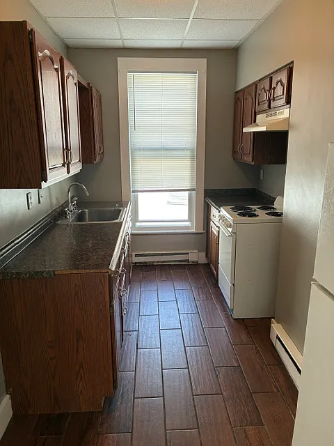 2 bed, $995 — Photo 1