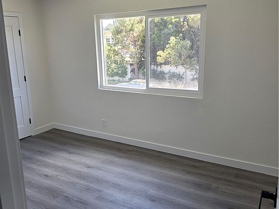 5th image of 1034 El Camino Dr