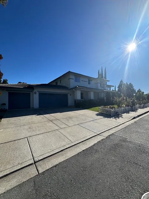179 Pioneer Avenue - 1 — Photo 3