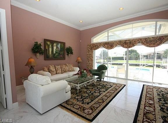 4th image of 987 Daisy Ct