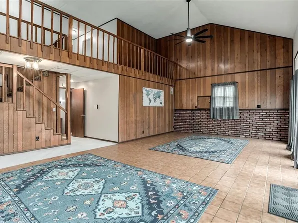 134 Timber Valley Dr, Linn Valley, KS 66040