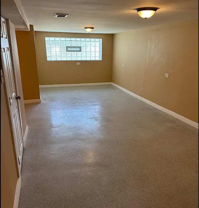 2132 S Harding Ave #BASEMENT