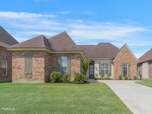 304 Capstone Xing, Lafayette, LA 70506
