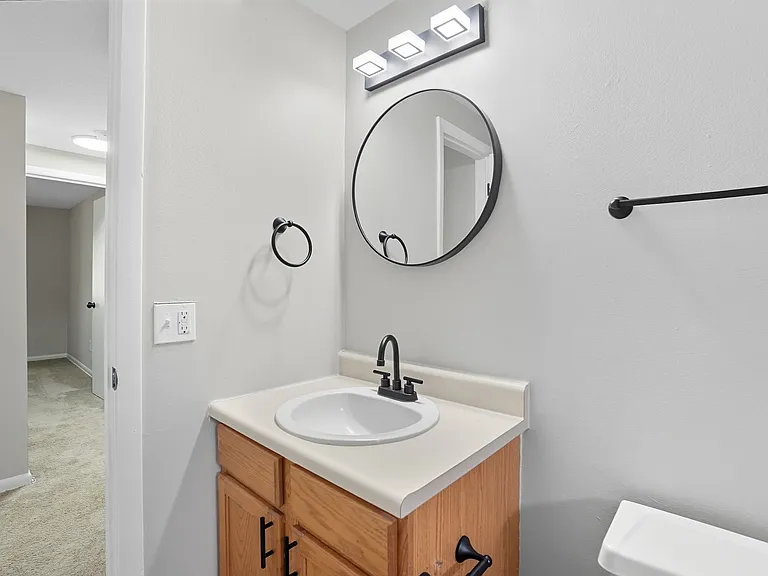 Coventry Court Townhomes — Photo 12