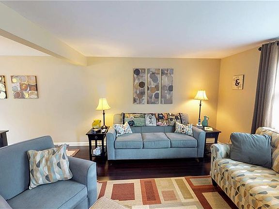 3rd image of 4114 Maxwell Ave