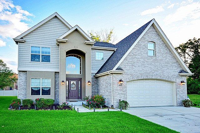 1st image of 440 Arbor Ln