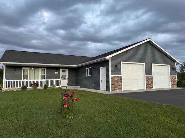 423 MYSTERIA LANE, Hatley, WI 54440