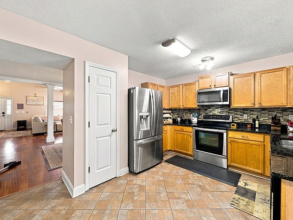 4th image of 8099 Old London Rd