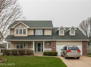 176 56th St, West Des Moines, IA 50266