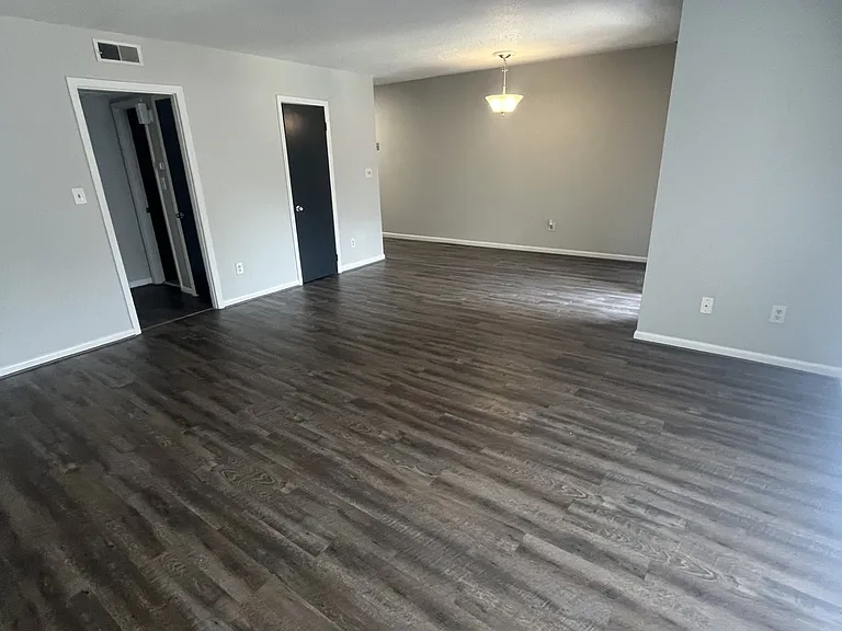 Malibu Apartments — Photo 5