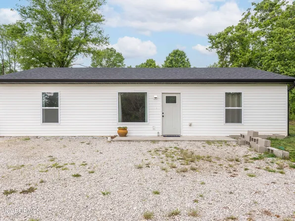 20498 N Mount Pleasant Rd, Hartsburg, MO 65039