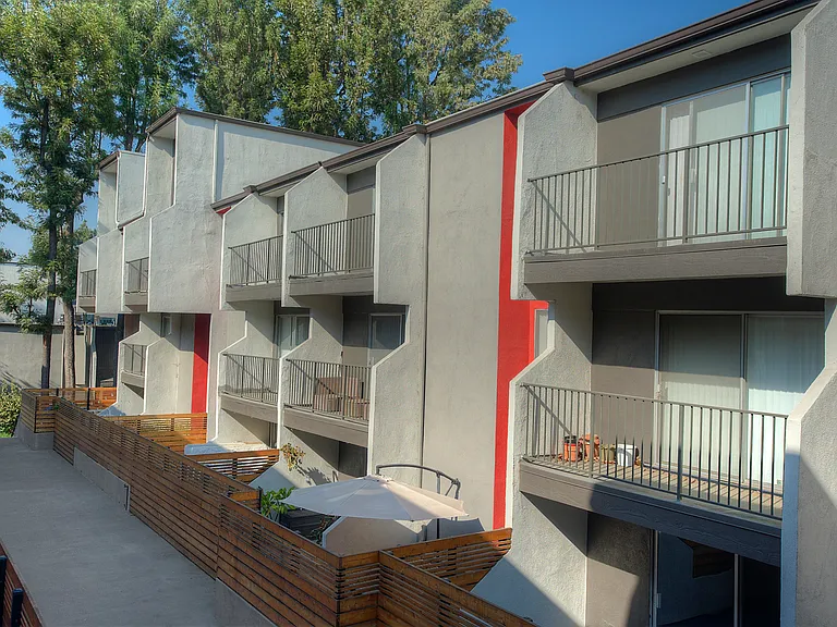 Los Feliz Village — Photo 29