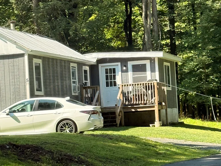 210 Port Ben Rd #5 — Photo 2