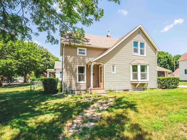 205 7th St SE, Le Mars, IA 51031