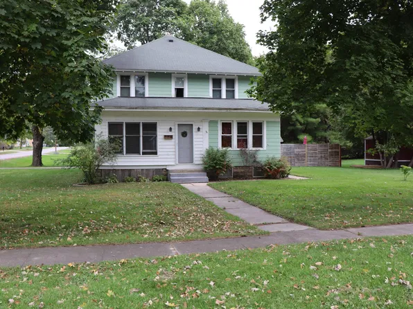 706 S Main St, Westfield, WI 53964