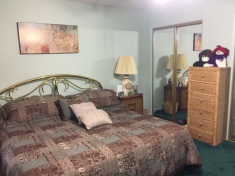 3rd image of 242 Carlyle Grn
