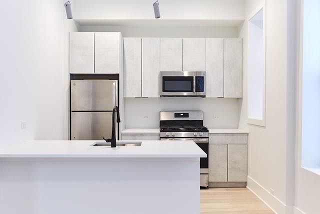 324 S Racine, West Loop Chicago Apartment for Rent