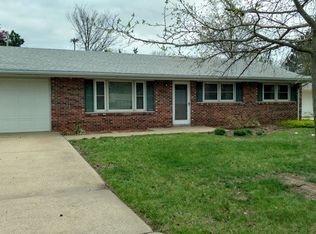 1910 Ranser Rd, Manhattan, KS 66502