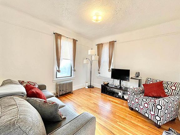 2nd image of 34-01 31st St #3R