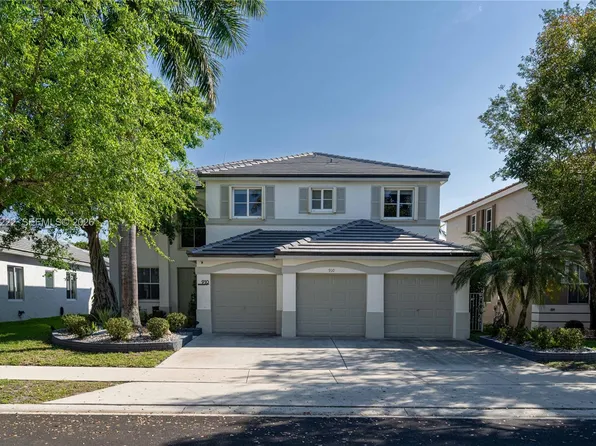 910 Sunflower Cir, Weston, FL 33327