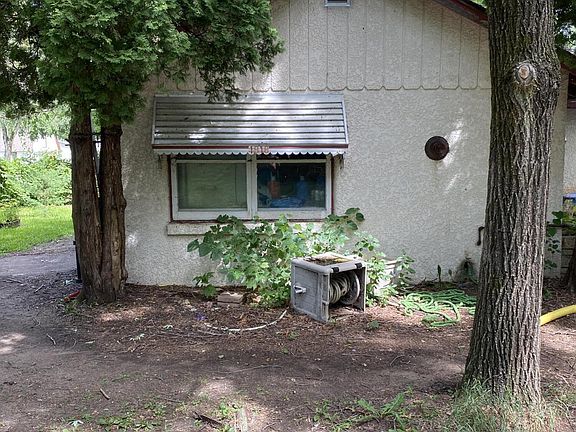 3rd image of 1918 Lakeshore Dr