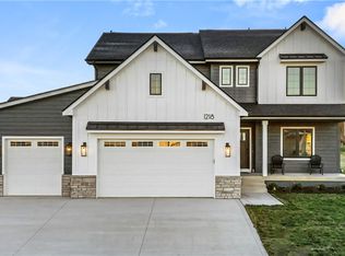 1218 S Radley St, West Des Moines, IA 50266
