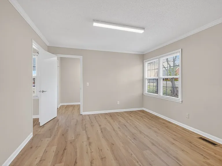 105 Kingwood Ave — Photo 13