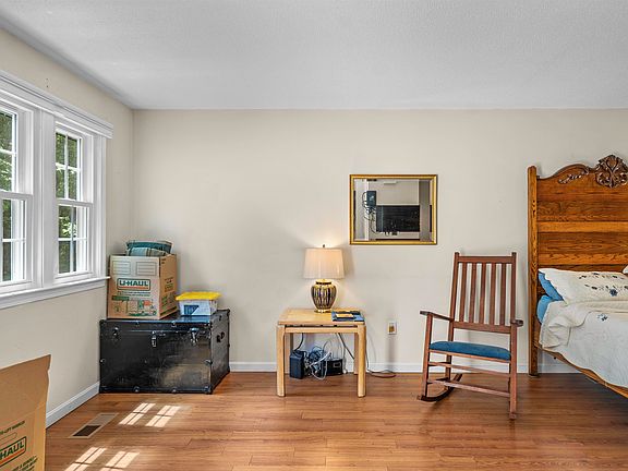 5th image of 923 Fox Hollow Way #923