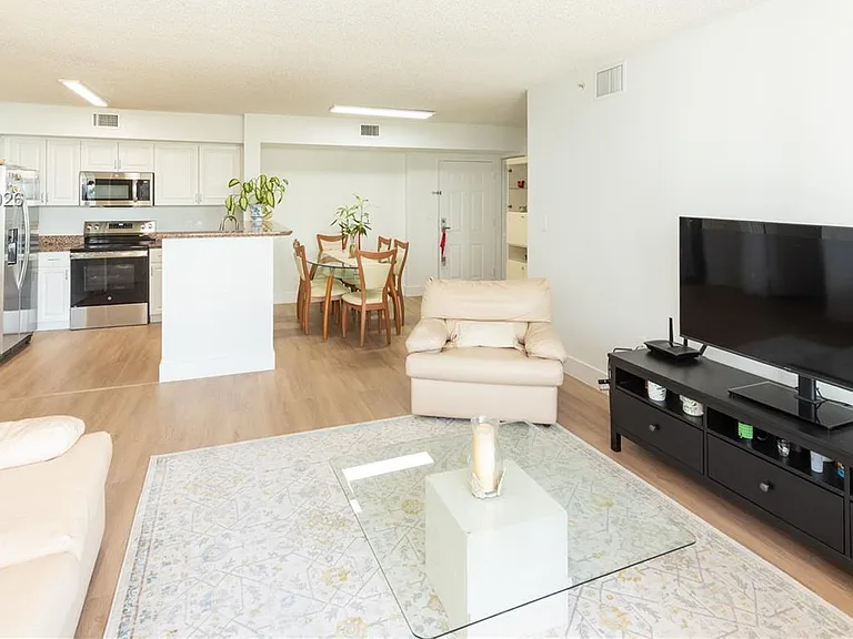 1155 Brickell Bay Dr #609 — Photo 7