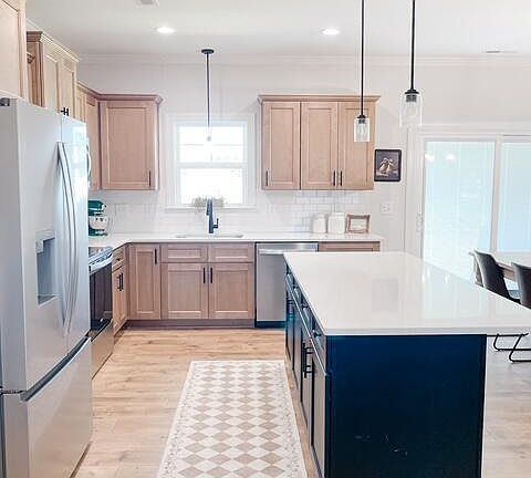 3rd image of 215 Rae Drive