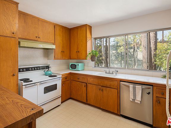 5th image of 4353 Colfax Ave Unit 34