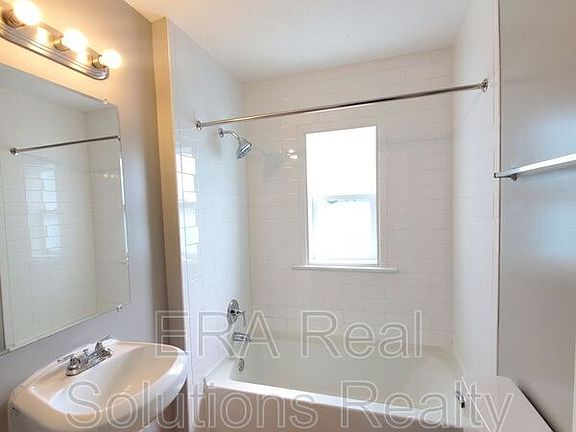 2nd image of 776 Kelton Ave
