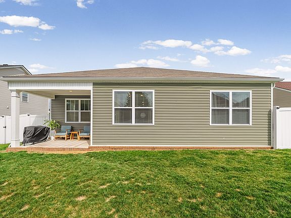 4th image of 260 Autumn Terrace Ln