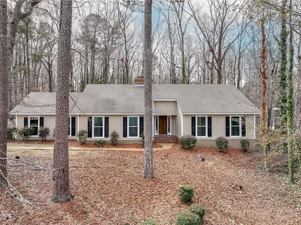 3704 Flintwood Ln, Opelika, AL 36804